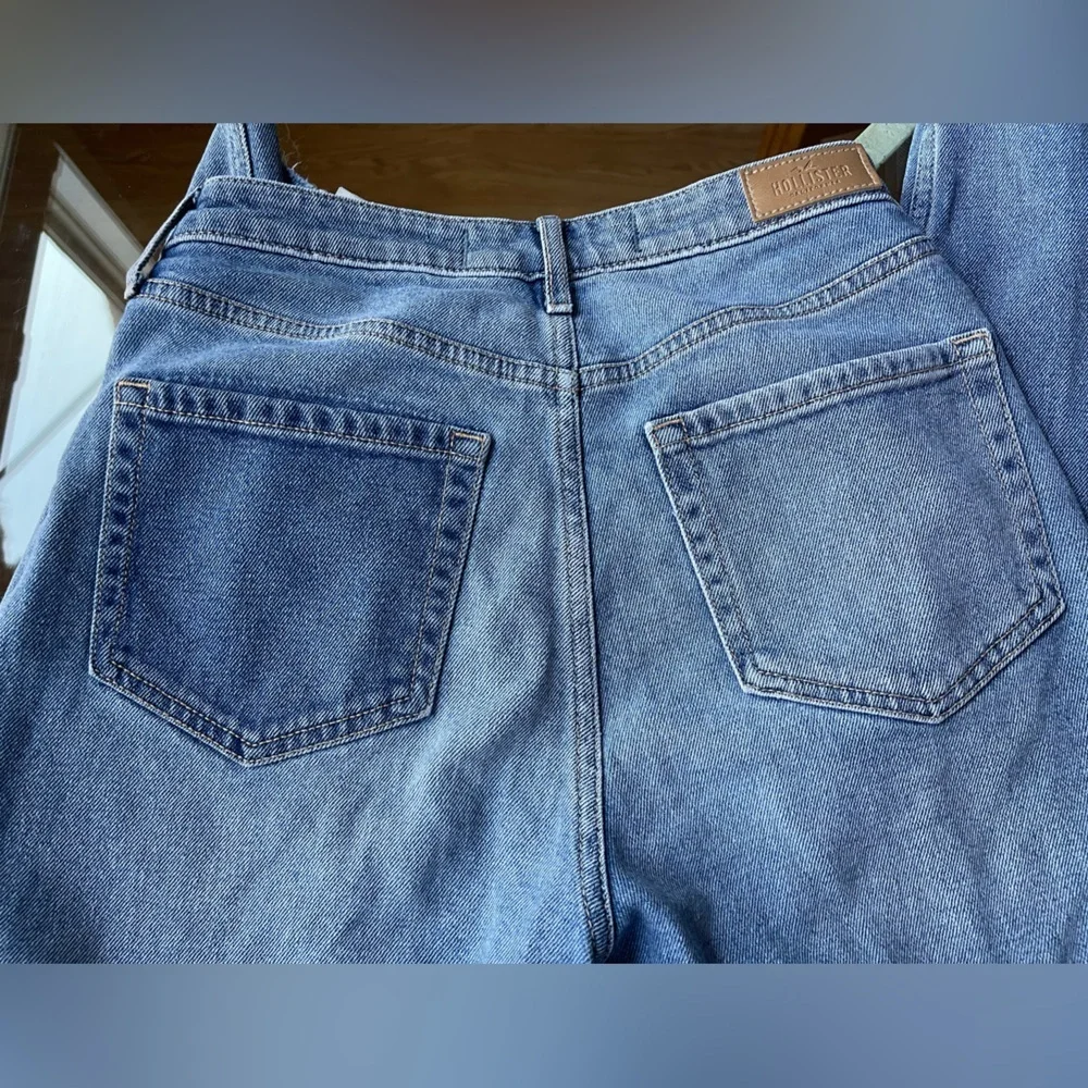 Hollister high rise Jeans. Patchwork. Size 26 with 27 in inseam - Picture 3 of 16